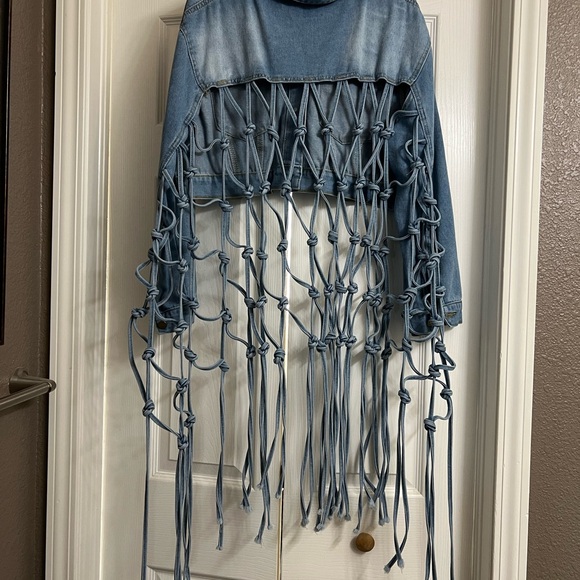 Stylish Blue Denim Fringe Jacket - Picture 2 of 4